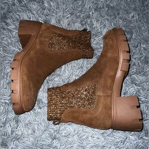 Steve Madden hayle platform chelsea boot in CHESTNUT SUEDE